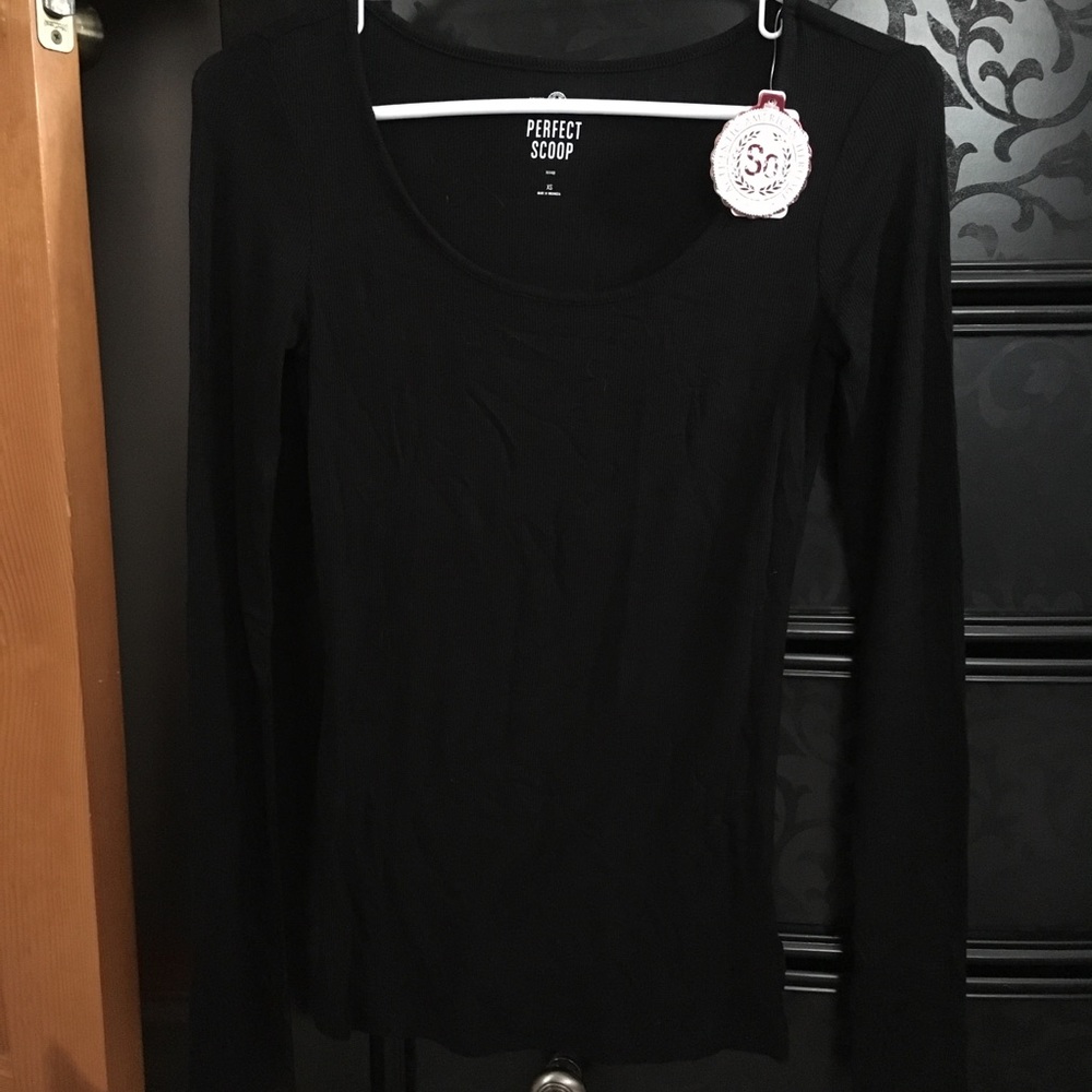 NWT SO Perfect Scoop Ribbed Tee